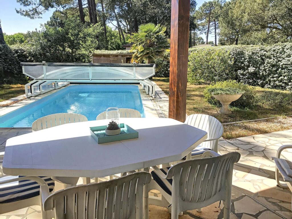 terrasse et piscine