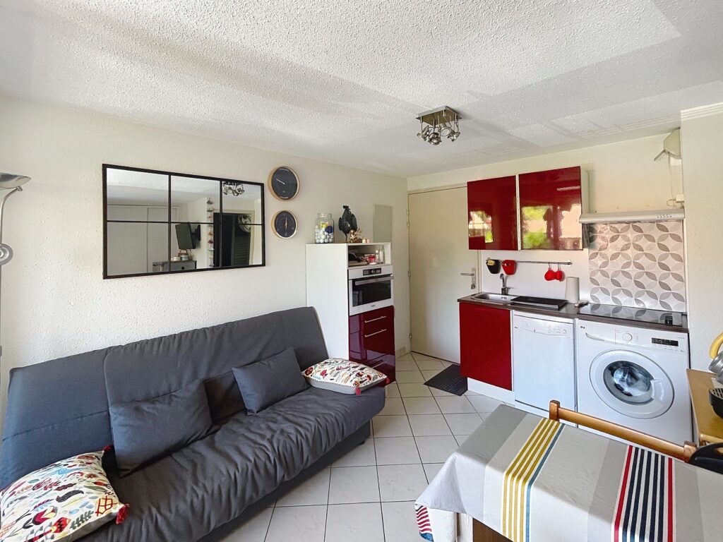 33d49050 99b5 42d3 9d9d 06431fd54b68