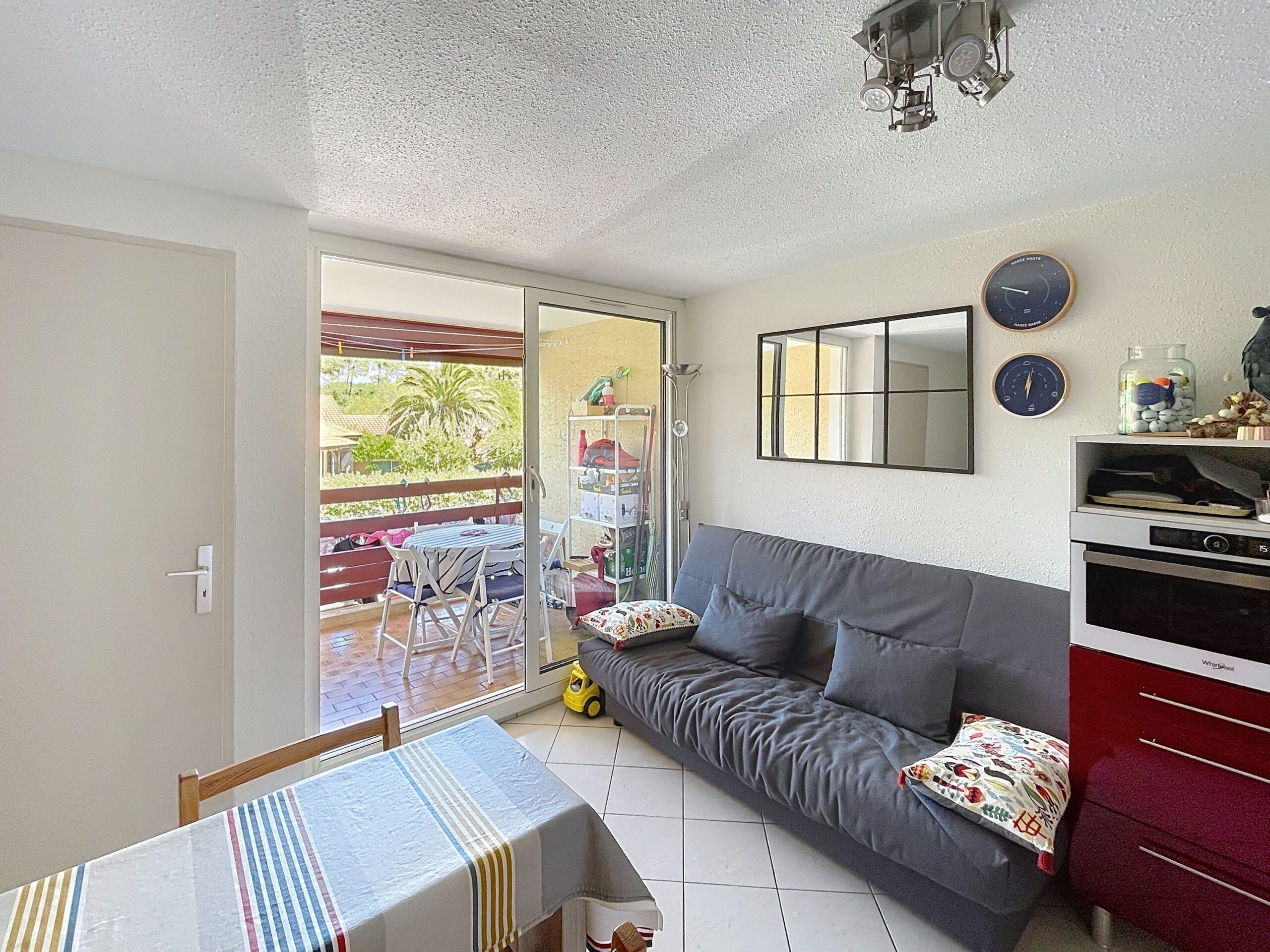 890fdd63 a618 44a1 b6e2 56628470edc2