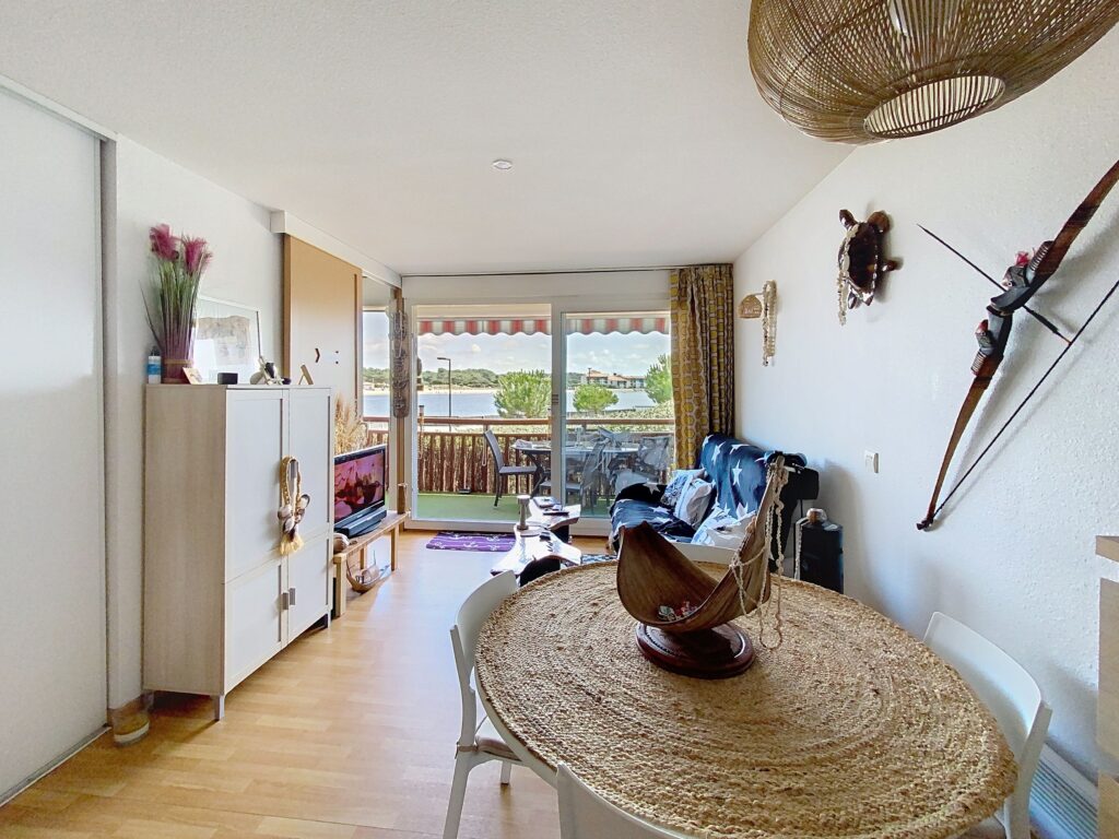 9f64b001 552e 4803 ae88 91c010cffa64