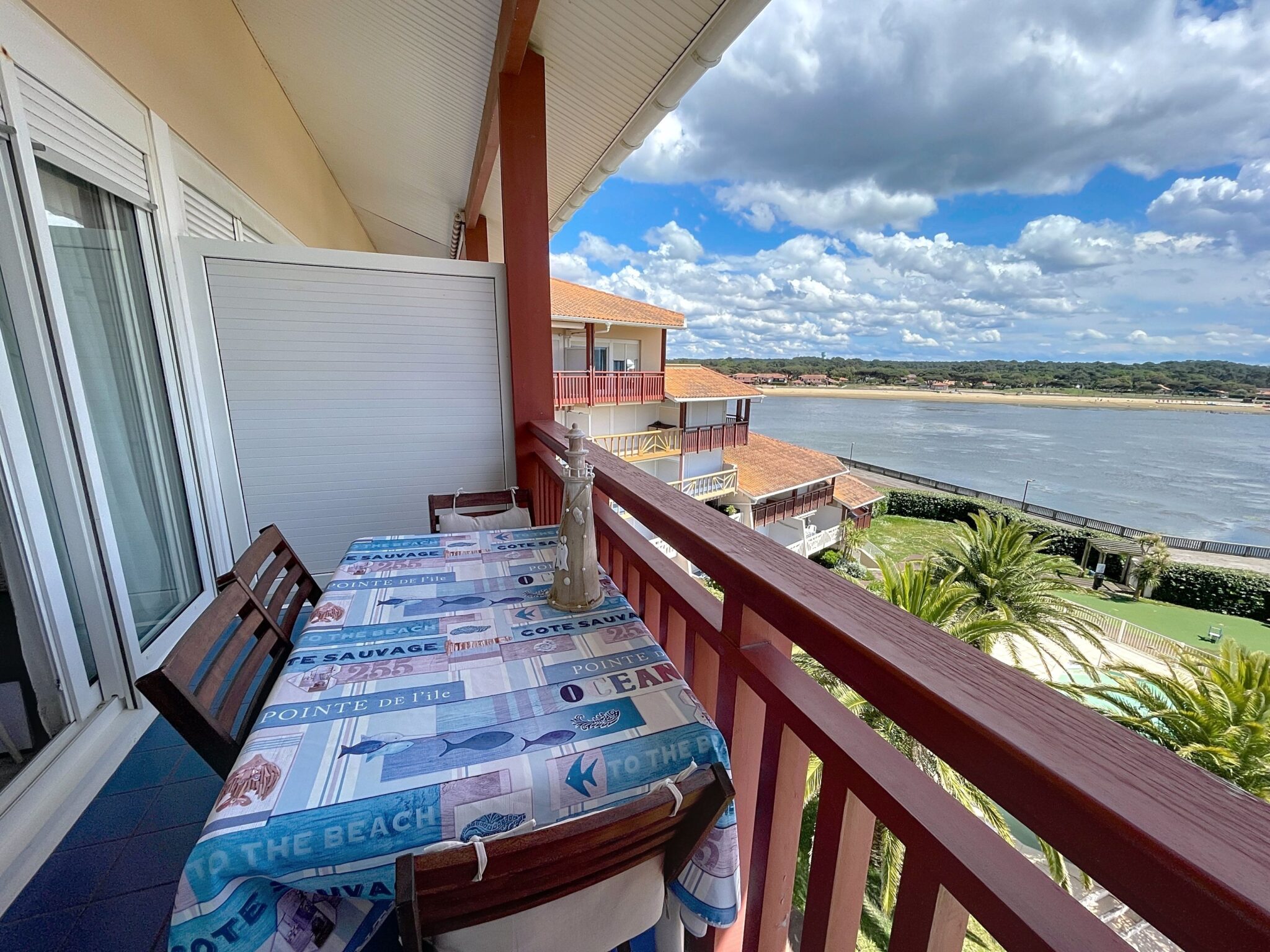 À vendre : appartement avec vue sur le lac dans résidence avec piscine à Vieux-Boucau