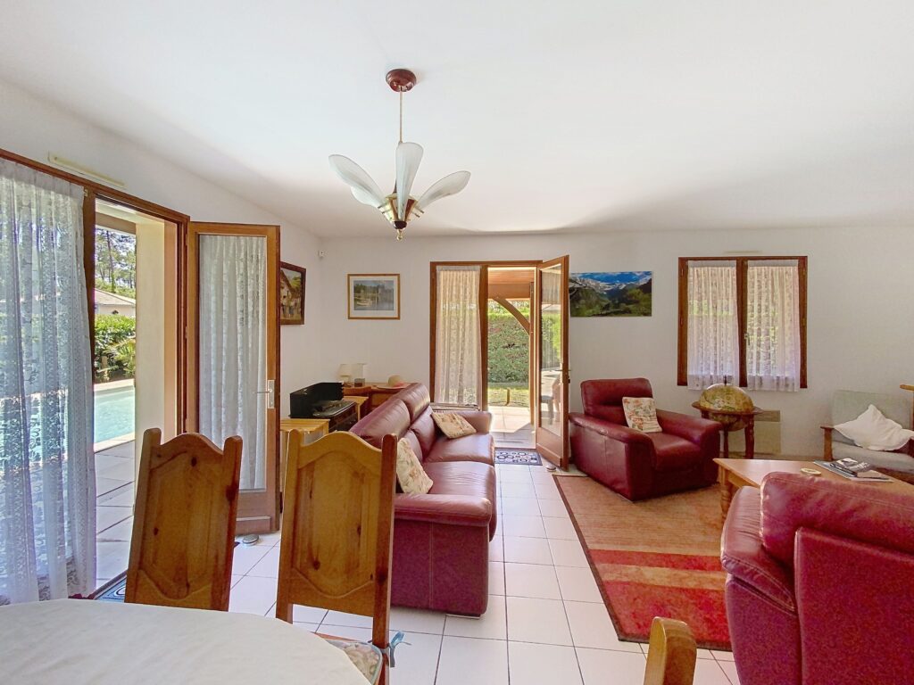 4d98f1b8 de08 4a79 a10e 403f85d0031e