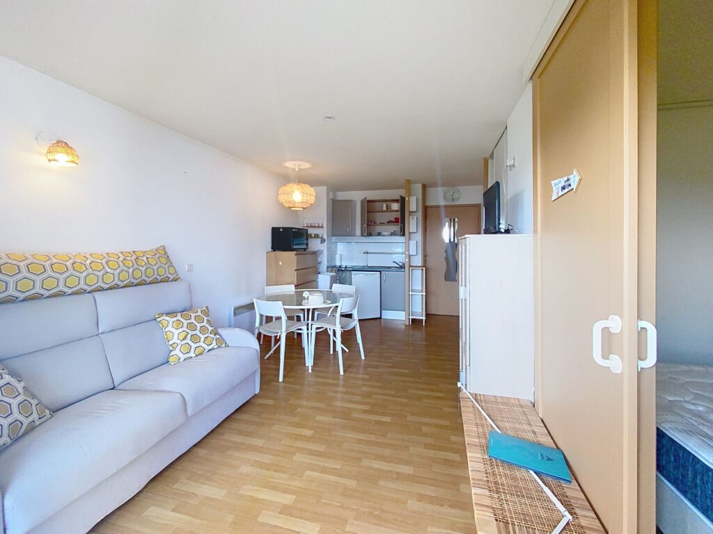 a2d63d5a c994 4307 af90 6c8b72f672fe