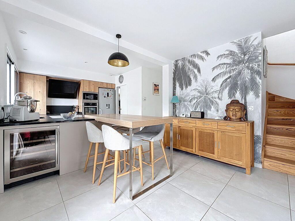 83f90d8a 3fee 4817 8ffe 721a763744e8