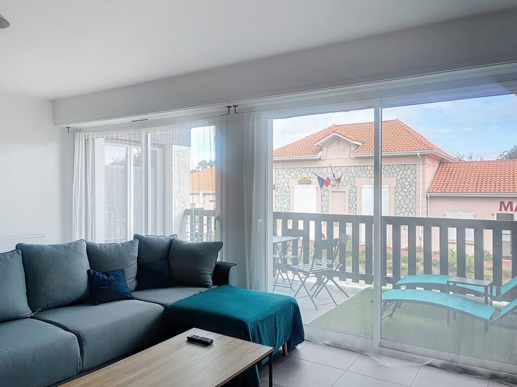 0d4b63dc c05f 4a9d b991 ae5ce98f7928