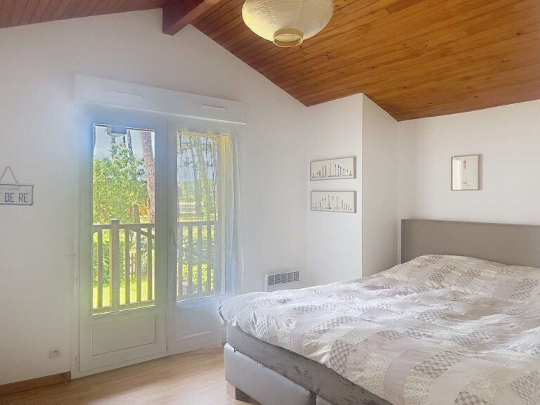 CHAMBRE 2 ETAGE