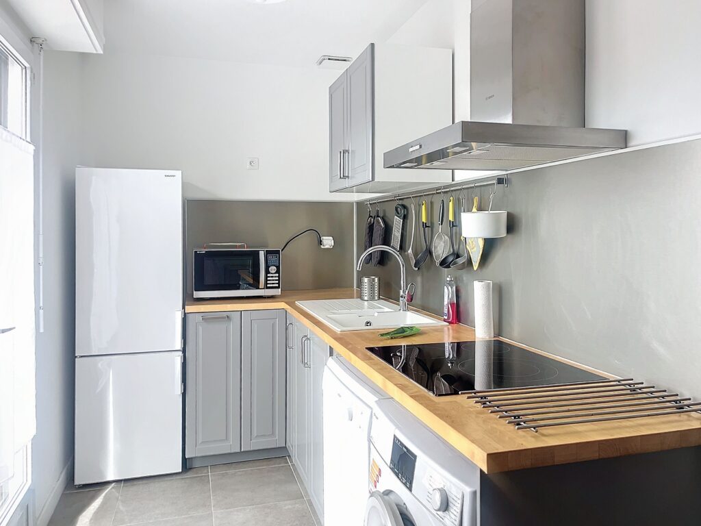 3b1ddbf7 4baa 40c3 9a43 826596d00b4c