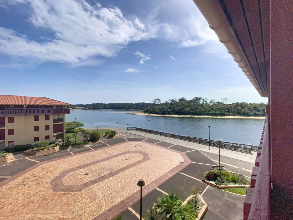 5e8002f9 9f0e 4c77 9817 db2ddd33dff1