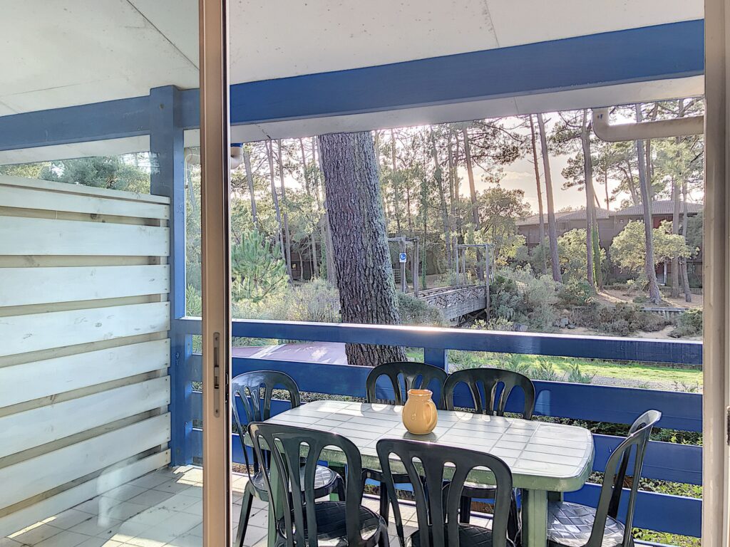 da5e04b4 4ee9 44cb b0f0 5a681d60333e