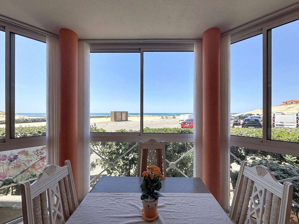 VERANDA