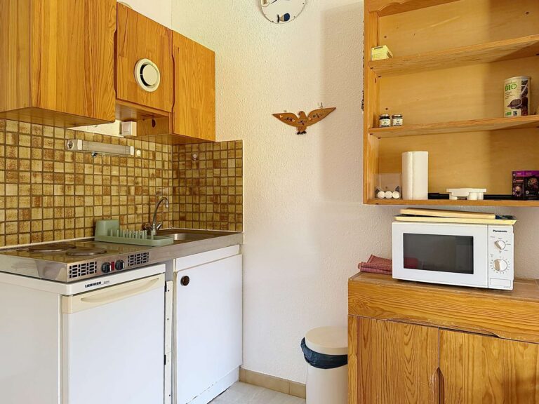 KITCHENETTE